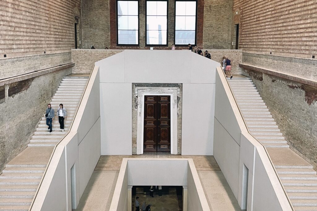 Neues Museum: Main Staircase